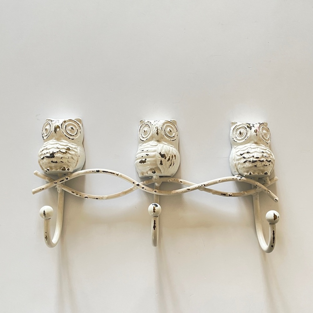 Shabby Chic Cast Iron Owl Wall Hook Rack Distressed White Cottagecore Key Hanger